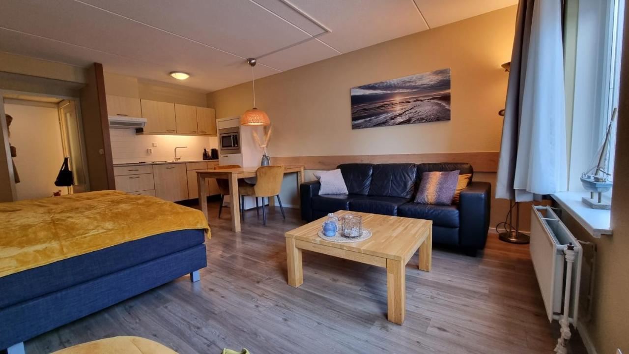Four Seasons Zuiderstraat Apartment *