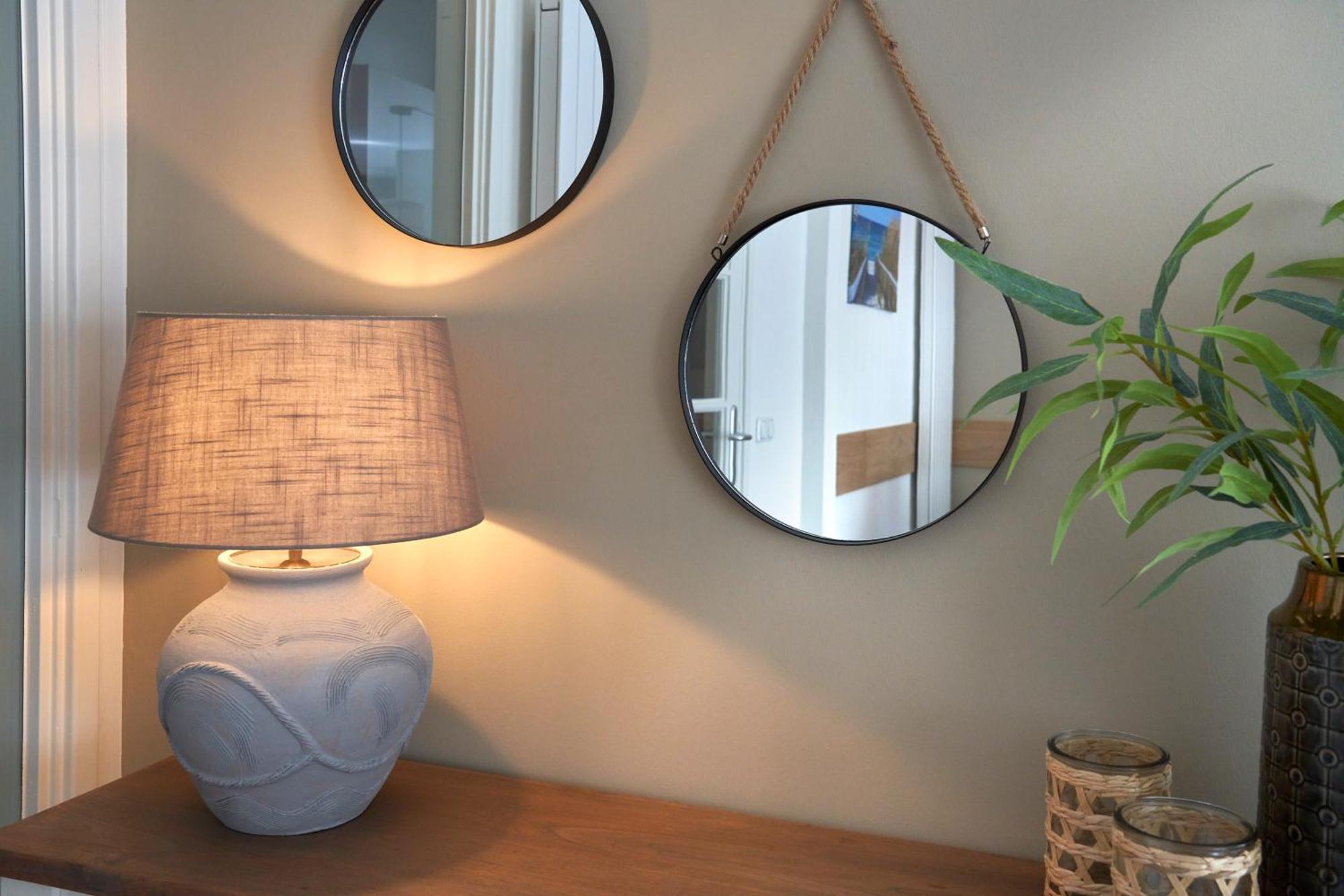 Four Seasons Zuiderstraat Apartment *